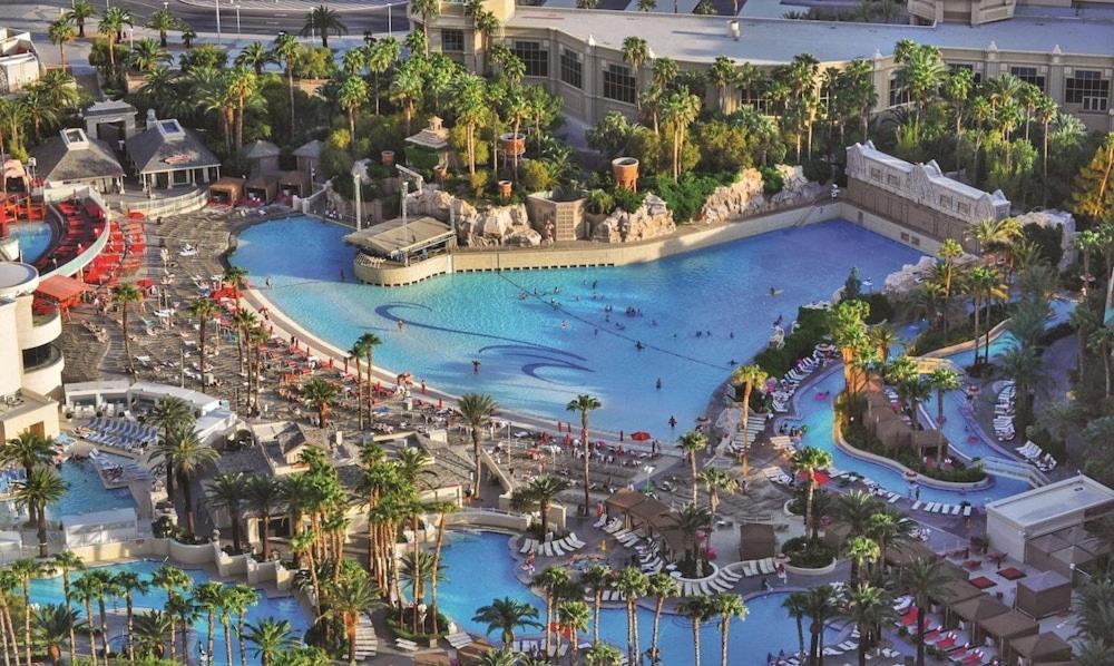 Mandalay Bay Resort And Casino By Suiteness Лас-Вегас Экстерьер фото